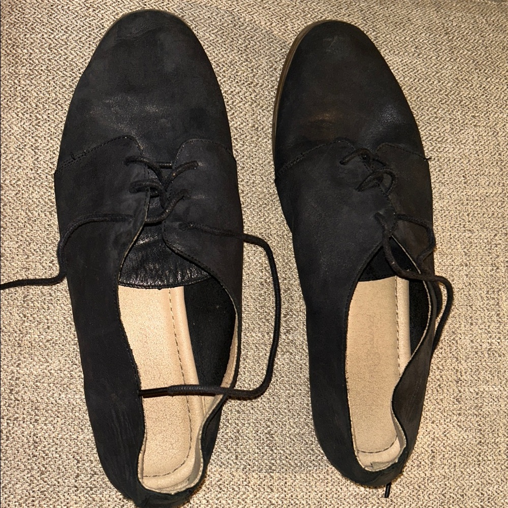 Soft Leather Black Lace-Up Shoes Size 10 M